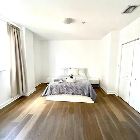 Private Bedroom In Miami - Coral Gables 601 Exterior photo